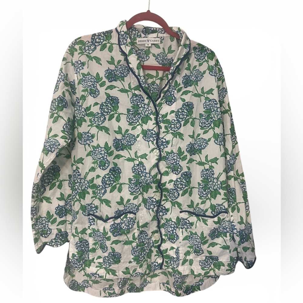 This is a Heidi Carey
hydrangea print pajama top ONLY